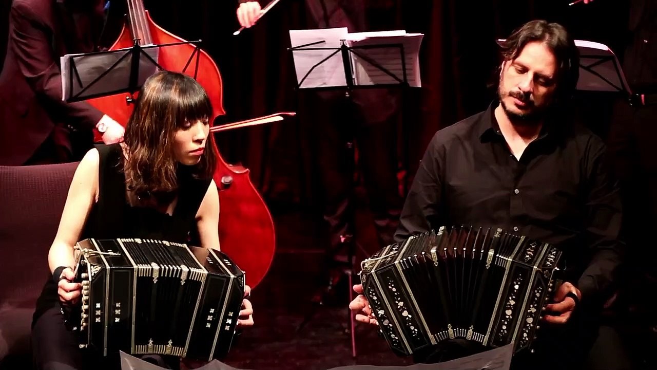 Fire and ice orchestra plays Besame mucho in La Plantation concert hall