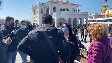 Kadınlar İstanbul Sözleşmesi için Kadıköy'de eylemde: Polis ses sistemi ve LGBTİ+ bayraklarına izin vermedi
