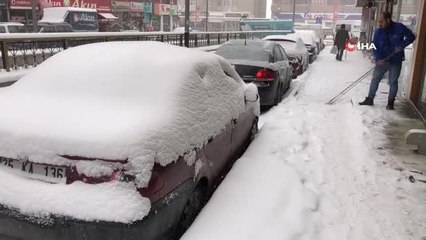 Erzurum'a kış geri döndü, kent beyaza büründü
