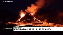 شاهد: حمم بركانية تكتسح واديا في أيسلندا وتجتذب متفرجين فضوليين