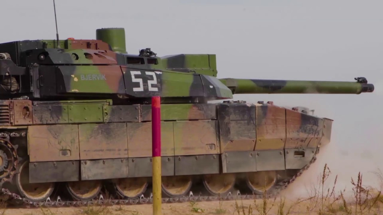 Tank vs Tank - UK Challenger 2 and French Leclerc go Head to Head