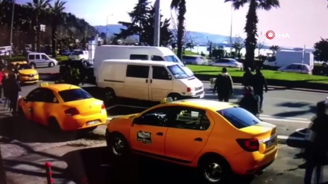 Otomobilin çarptığı kadın metrelerce öteye böyle fırladı