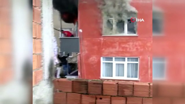 Benzinle sobayı yakmak istedi, evi küle döndü: 2 yaralı
