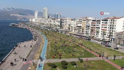 Vatandaşlar Kordon'a akın etti, yoğunluk böyle görüntülendi