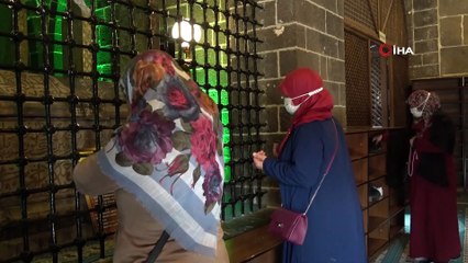 Hazreti Süleyman Cami Berat Kandil’inde Doldu Taştı