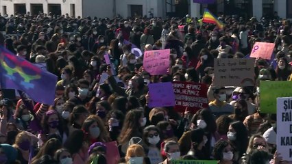 A melegek jogaiért is tüntettek Isztambulban