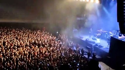 Discurs de Santi Balmes durant el concert