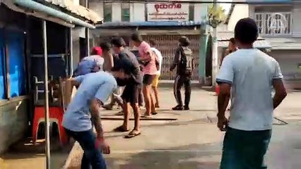 Ordunun yönetime el koyduğu Myanmar bugünkü can kaybı 100'e ulaştı