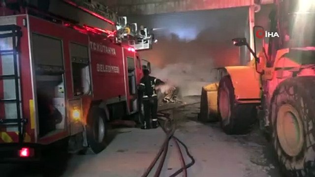 Kütahya'daki ambalaj deposunda çıkan yangın 3 saatte söndürüldü