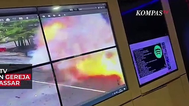 BREAKING NEWS - CCTV Detik-detik Ledakan Diduga Bom Bunuh Diri di Depan Gereja Katedral Makassar