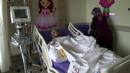 Banyo yapmak için sobaya benzin döktü, feci şekilde yandı