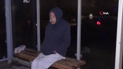 Ekipler otobüs durağında rahatsızlanan şahıs için seferber oldu