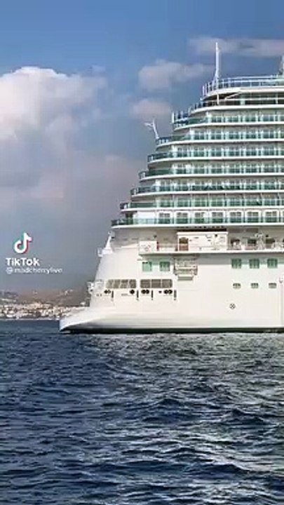 cruise ship