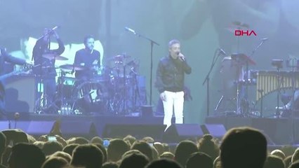 İspanya'da 5 bin kişinin katıldığı sosyal mesafesiz konser