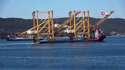 Liman Vinci Taşıyan Gemi Çanakkale Boğazı’ndan Geçti