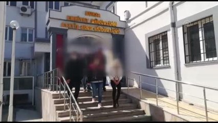Kendilerini banka görevlisi olarak tanıtarak dolandırıcılık yaptıkları iddiasıyla 7 şüpheli yakalandı