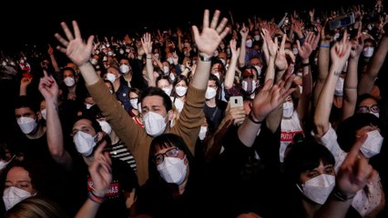 Thousands attend Barcelona rock concert after COVID tests