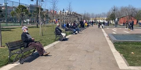 KISITLAMA GÜNÜ GELDİĞİ PARKTA POLİSTEN KAÇARKEN ÇOCUĞUNU KAYBETTİ