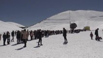 KAHRAMANMARAŞ - Yedikuyular Kayak Merkezi'nde hafta sonu yoğunluğu