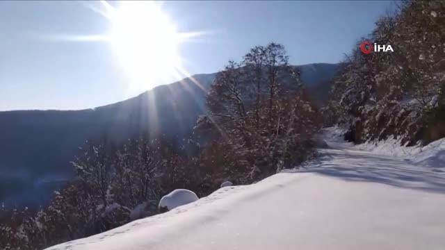 Amasya'da iki mevsim bir arada: Yükseklerde kara kış, aşağıda bahar havası