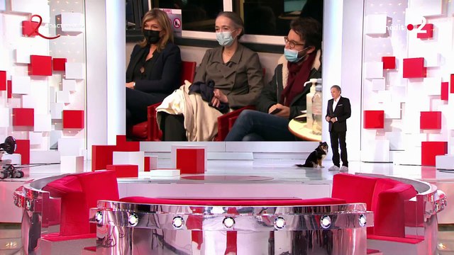 Regardez les premières images du retour de Michel Drucker : Je pensais que je ne reviendrai plus jamais sur ce plateau et que j'allais disparaître....