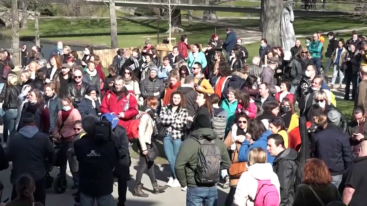 Virus: des Liégeois font la fête pour protester contre les restrictions