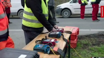 Le spettacolari immagini della demolizione controllata di una centrale a carbone