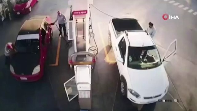 Akaryakıt istasyonunda cep telefonu nedeni ile yangın