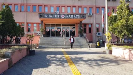 Polisle tartıştıktan sonra gözaltına alınan anne ve oğlu serbest bırakıldı