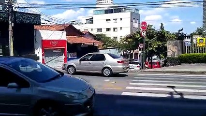 Comerciantes do Bairro Santa Inês, em BH, furam quarentena imposta aos domingos