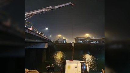 현대제철 당진공장서 순환버스 추락...2명 사망 / YTN