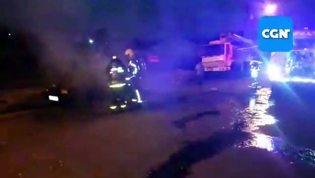 Gol fica destruído após pegar fogo no Bairro Maria Luíza