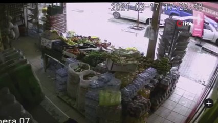 Otomobili çalacaktı, 10 yaşındaki çocuk engel oldu...O anlar kamerada