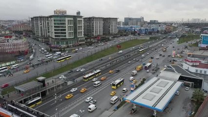 Son dakika haberleri | İstanbul'da sokağa çıkma kısıtlamasının sona ermesiyle trafik yoğunluğu arttı