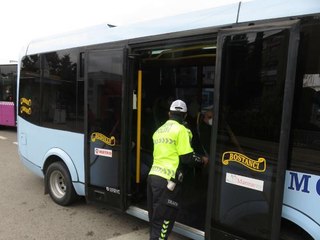 KADIKÖY'DE TOPLU TAŞIMA ARAÇLARINDA KORONAVİRÜS DENETİMİ