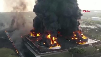 Endonezya'da petrol rafinesindeki patlamanın yarattığı tahribat böyle görüntülendi