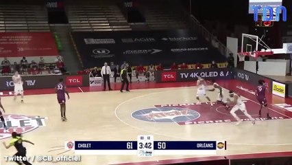 Yoan Makoundou réalise un dunk incroyable qui a fait écho jusqu’en NBA !