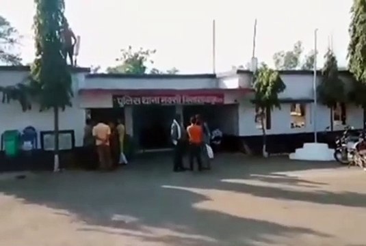 मक्सी थाना क्षेत्र में अज्ञात बदमाशों ने युवक से मोटरसाइकिल, मोबाइल, नकदी और जेवर लूटे