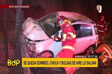 Download Video: Barranco: conductor salva de morir tras chocar auto por aparentemente quedarse dormido