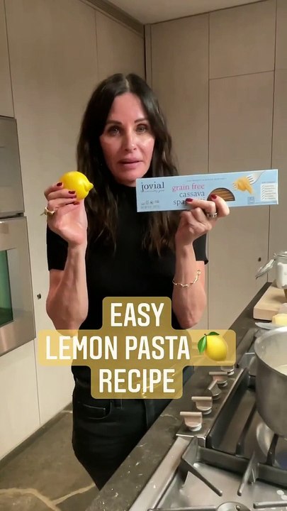 Courteney Cox: Η chef Μόνικα Γκέλερ μας δίνει τ...