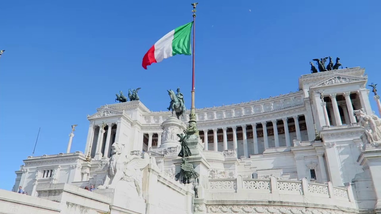 Fly to Rome in 30 seconds! What to see and do in Rome at summer!