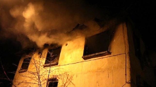 Sobayı yakmak isterken evi yaktı