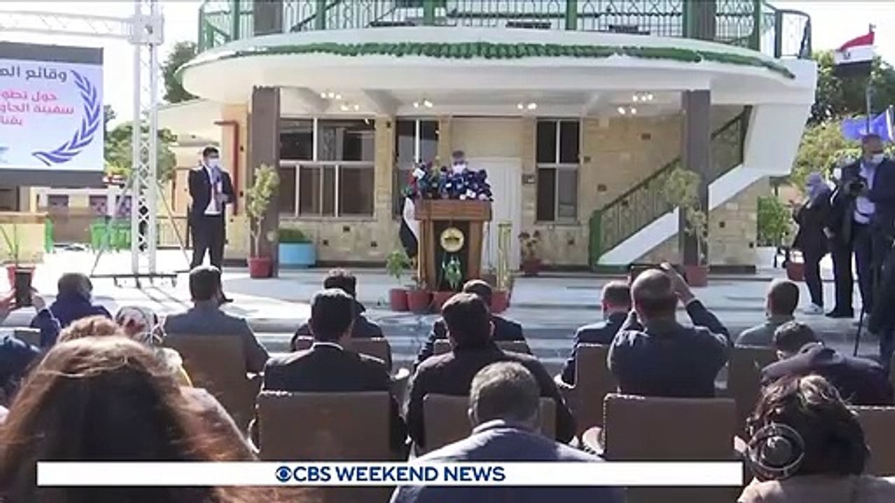 Little progress made in freeing massive ship stuck in Suez Canal