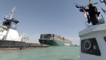استئناف حركة الملاحة الدولية بقناة السويس بعد نجاح تعويم السفينة الجانحة