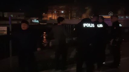 Sulama kanalına devrilen otomobilin sürücüsü yaralandı