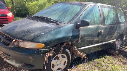 Residents clean up after weekend flash flooding in Nashville