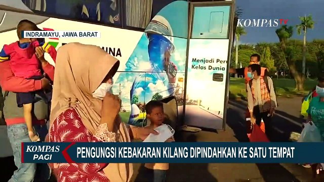 Mensos Risma Tinjau Posko Pengungsian Terdampak Kebakaran Kilang Minyak Pertamina di Balongan
