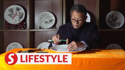 Carved porcelain: Painting with burin and hammer