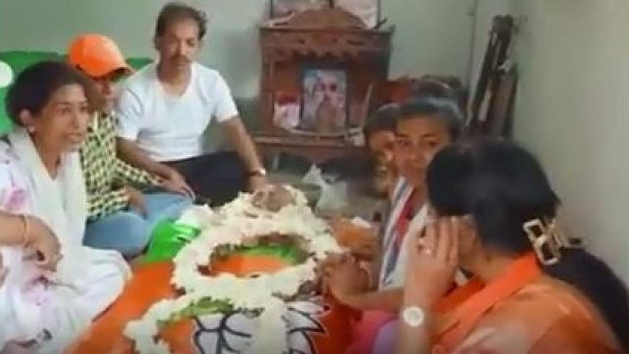 Death of BJP worker's mother sparks political u...