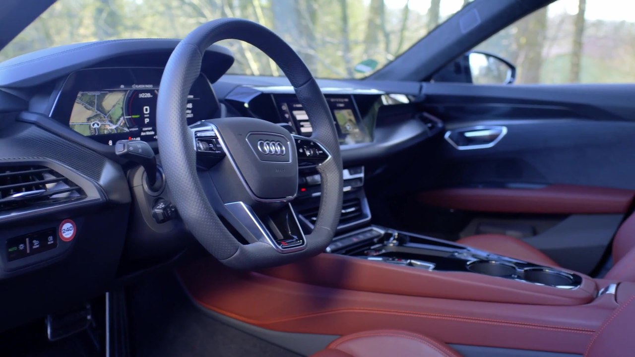 Audi RS e-tron GT Interior Design in Daytona Grey